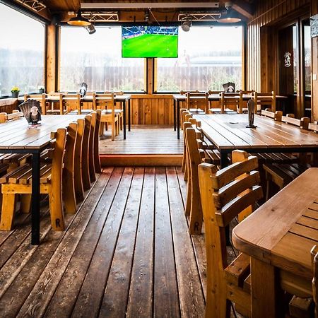 Roadcamp - American Motel & Sportsbar マール エクステリア 写真