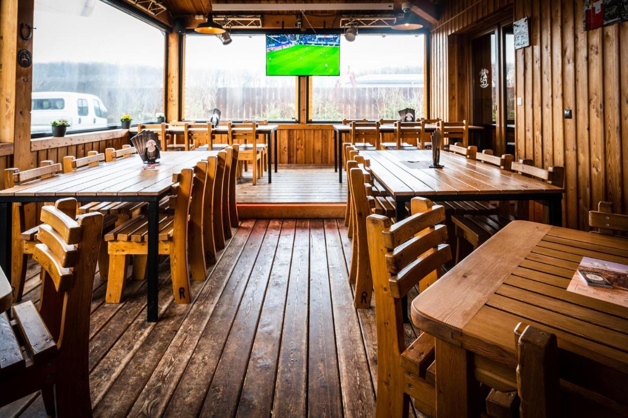 Roadcamp - American Motel & Sportsbar マール エクステリア 写真